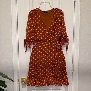 Wednesday’s Girl Rust Heart Print Wrap Dress | Size M